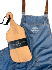 Actiepakket Borrel plank - Massief beuken houten borrel plank Curvy & Denim schort